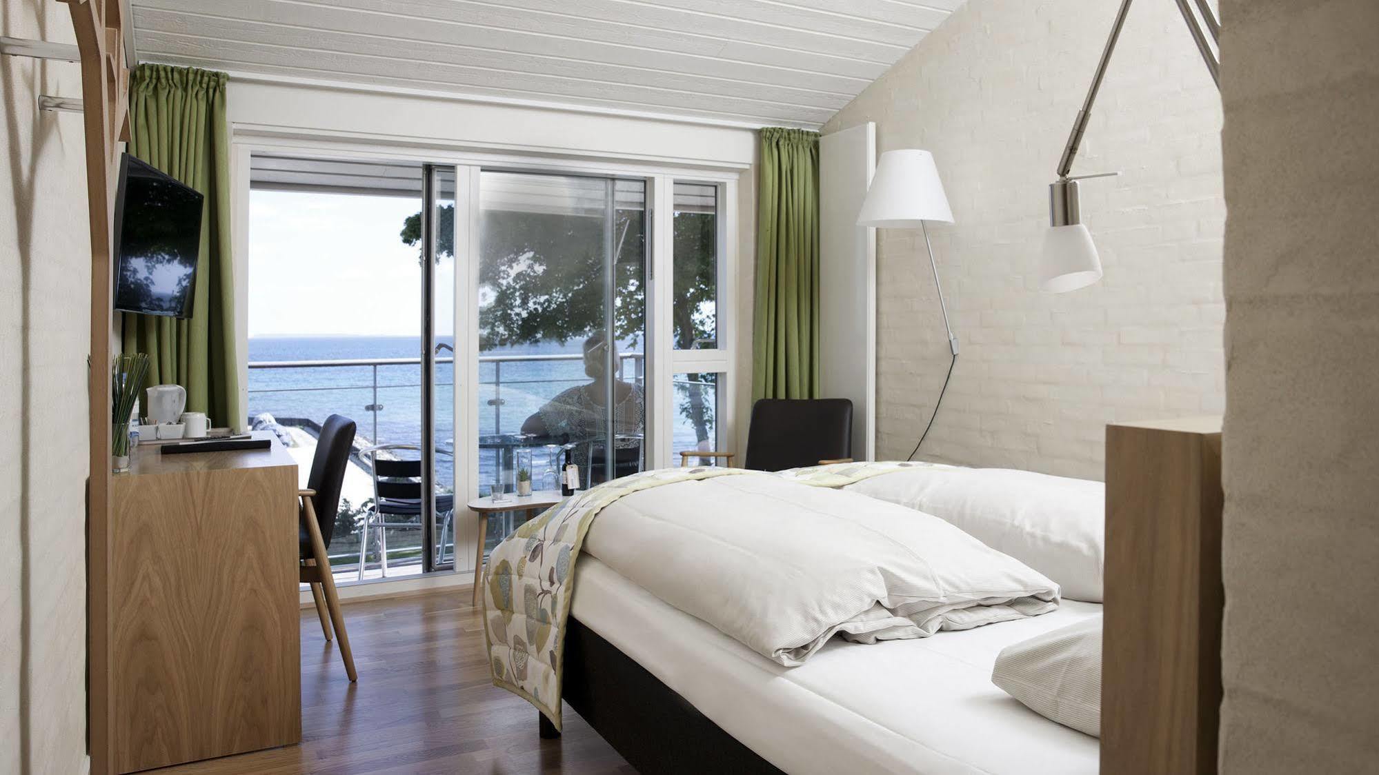 רודביג Strandhotel Klinten Aps מראה חיצוני תמונה